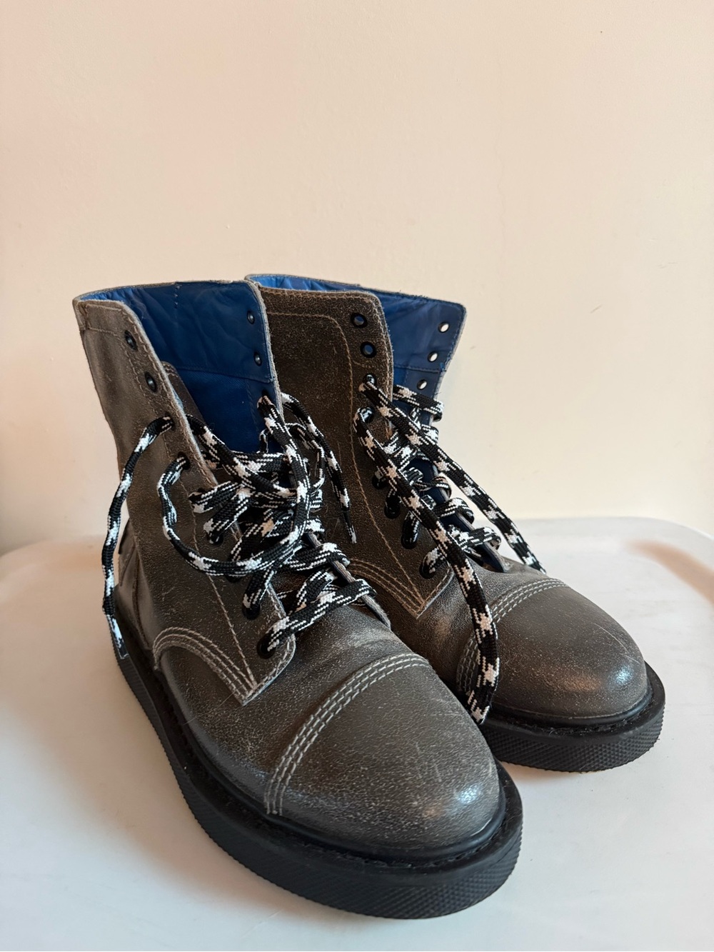 Men's Gray Lace-Up Leather Boots with Blue Lining
